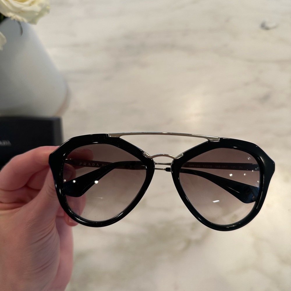 Like new Prada sunglasses